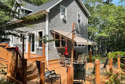 Nova Scotia Pioneer Place on the Lake - West Hants, Canada