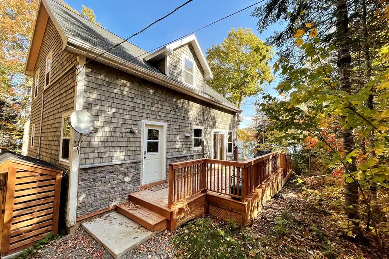 Nova Scotia Pioneer Place on the Lake - West Hants, Canada