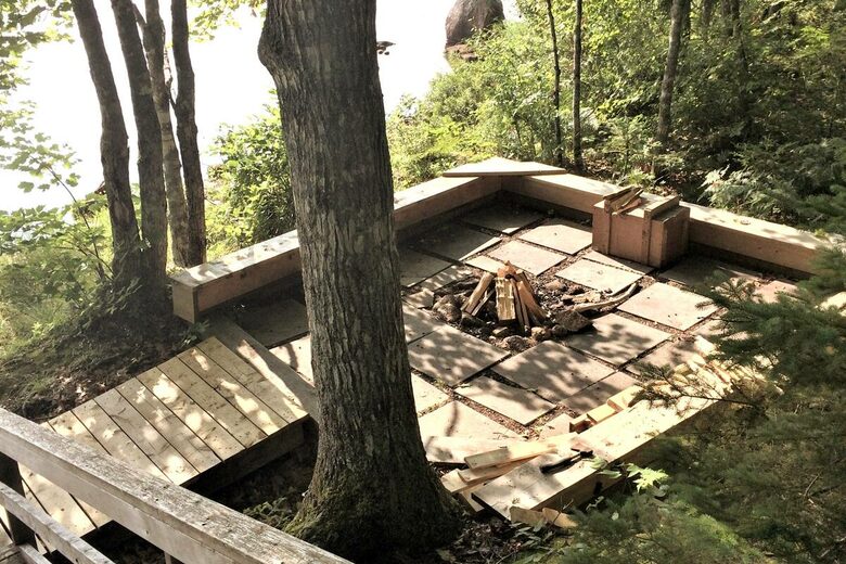 Nova Scotia Pioneer Place on the Lake - West Hants, Canada