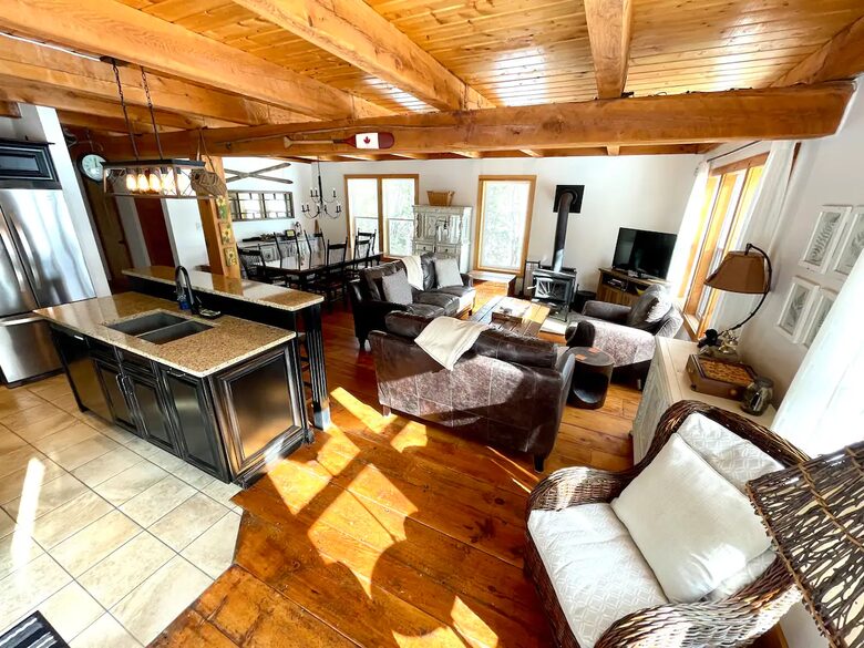 Nova Scotia Pioneer Place on the Lake - West Hants, Canada