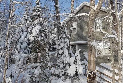 Nova Scotia Pioneer Place on the Lake - West Hants, Canada
