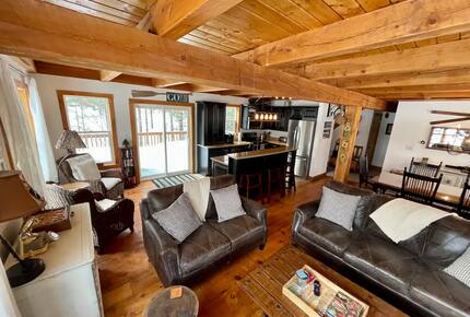 Nova Scotia Pioneer Place on the Lake - West Hants, Canada