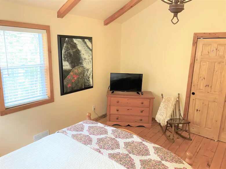 Nova Scotia Pioneer Place on the Lake - West Hants, Canada