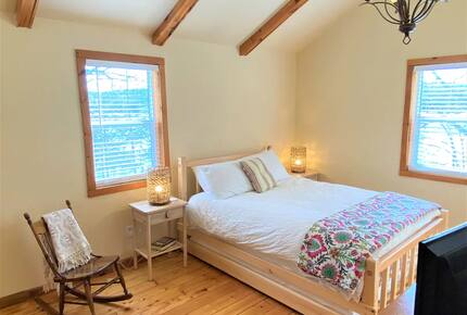 Nova Scotia Pioneer Place on the Lake - West Hants, Canada