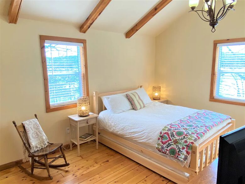 Nova Scotia Pioneer Place on the Lake - West Hants, Canada