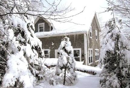 Nova Scotia Pioneer Place on the Lake - West Hants, Canada