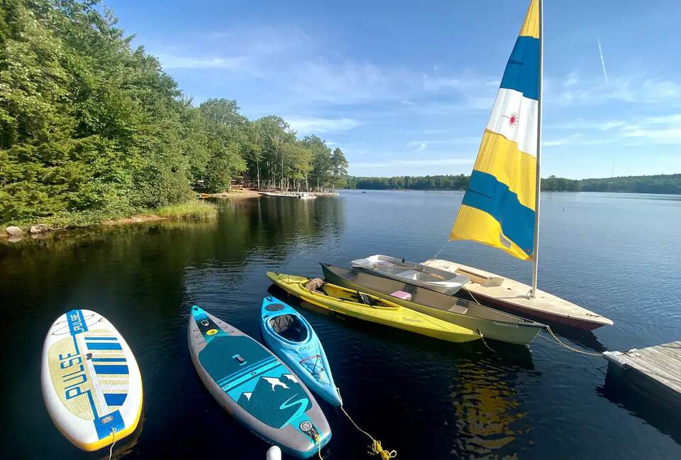 Nova Scotia Pioneer Place on the Lake - West Hants, Canada