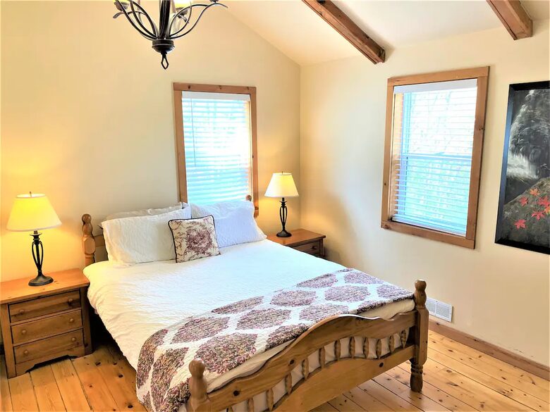 Nova Scotia Pioneer Place on the Lake - West Hants, Canada