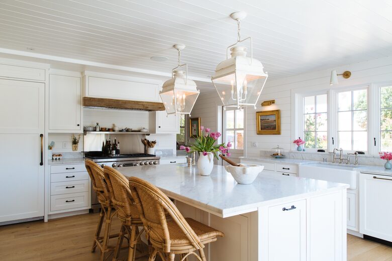 Stunning Sonoma Farmhouse with Pool and Vineyard Views - Petaluma, California