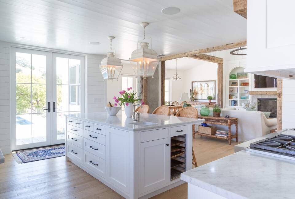 Stunning Sonoma Farmhouse with Pool and Vineyard Views - Petaluma, California