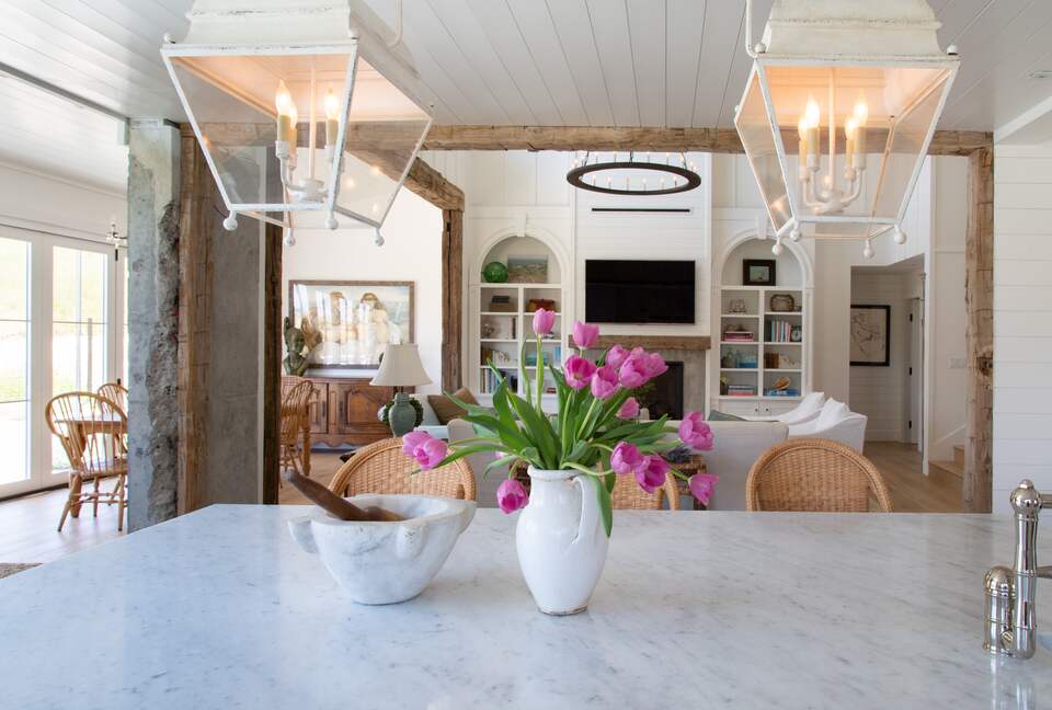 Stunning Sonoma Farmhouse with Pool and Vineyard Views - Petaluma, California