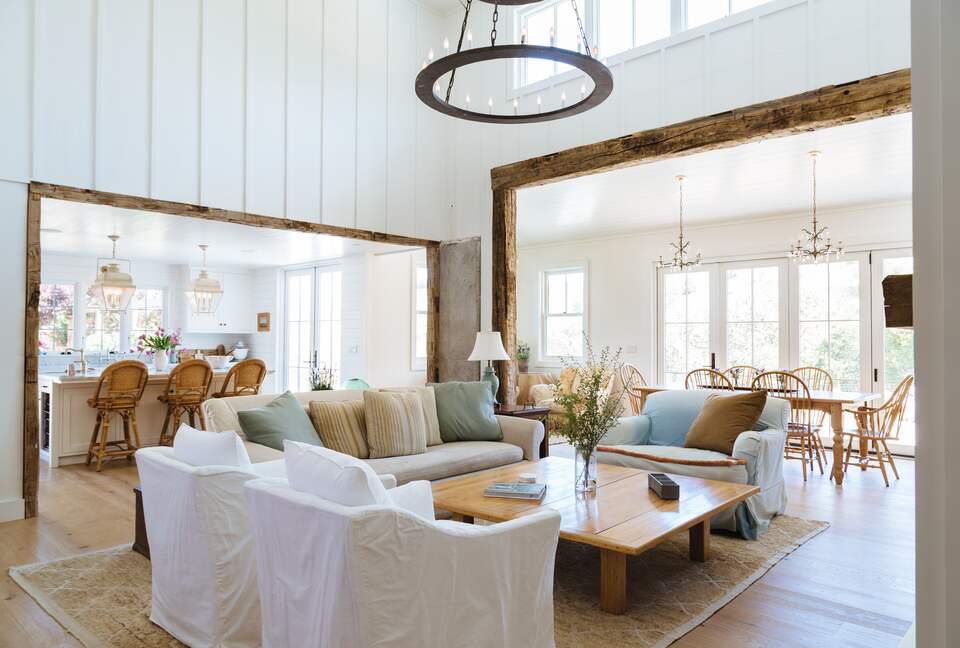 Stunning Sonoma Farmhouse with Pool and Vineyard Views - Petaluma, California