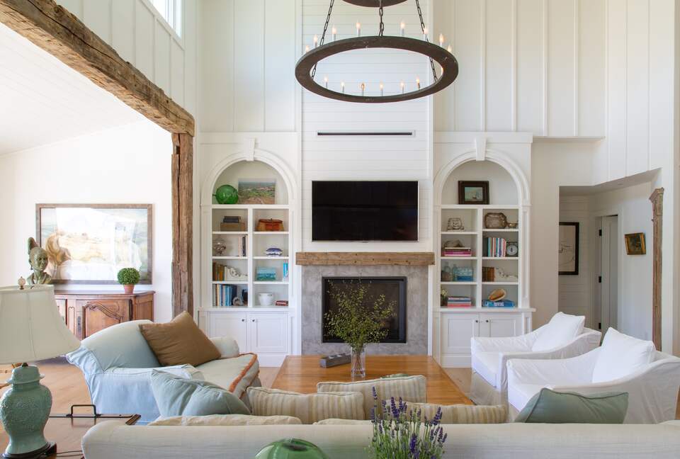 Stunning Sonoma Farmhouse with Pool and Vineyard Views - Petaluma, California