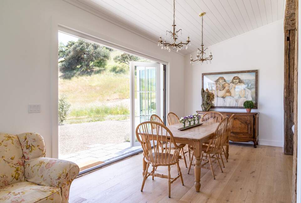 Stunning Sonoma Farmhouse with Pool and Vineyard Views - Petaluma, California