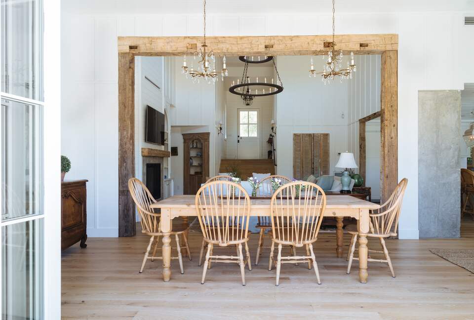 Stunning Sonoma Farmhouse with Pool and Vineyard Views - Petaluma, California