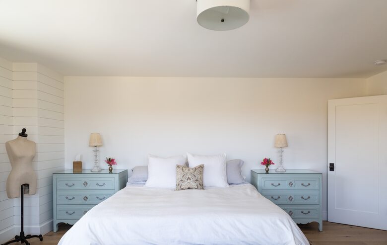 Stunning Sonoma Farmhouse with Pool and Vineyard Views - Petaluma, California