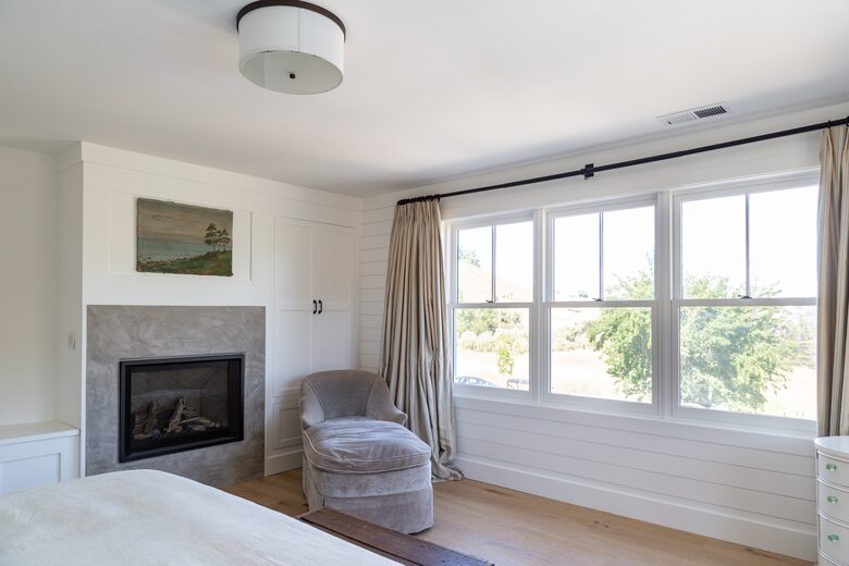 Stunning Sonoma Farmhouse with Pool and Vineyard Views - Petaluma, California