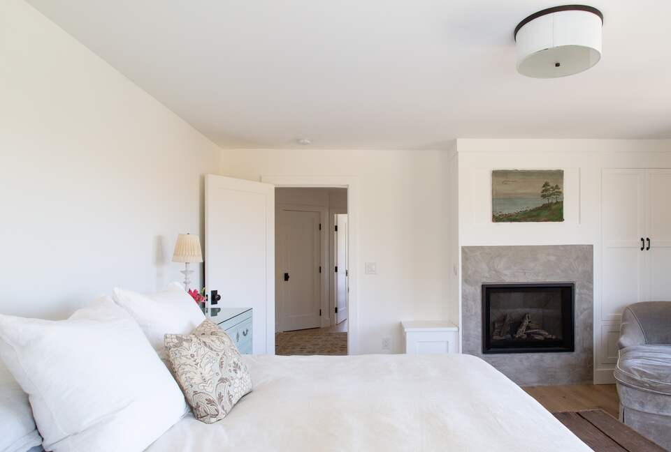 Stunning Sonoma Farmhouse with Pool and Vineyard Views - Petaluma, California