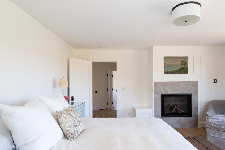 Stunning Sonoma Farmhouse with Pool and Vineyard Views - Petaluma, California