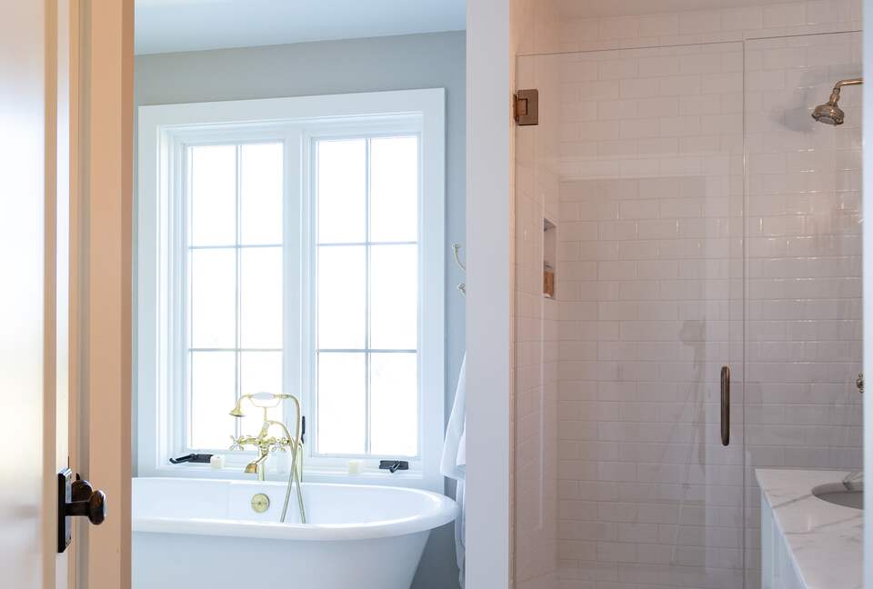 Stunning Sonoma Farmhouse with Pool and Vineyard Views - Petaluma, California