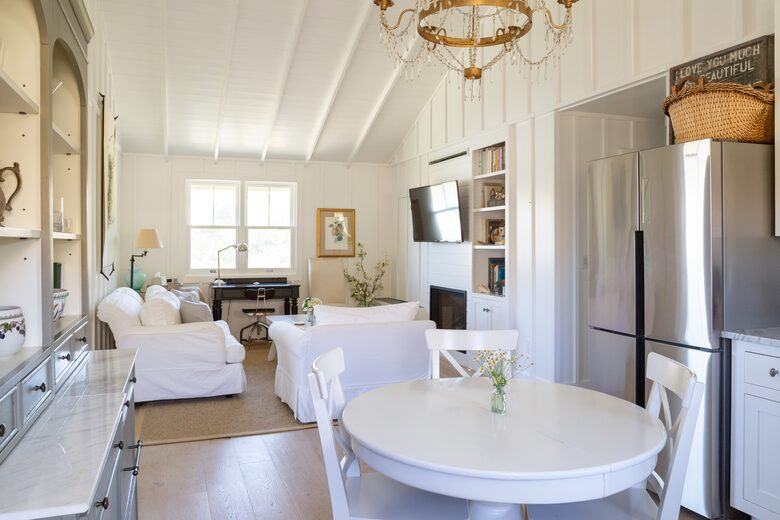 Stunning Sonoma Farmhouse with Pool and Vineyard Views - Petaluma, California