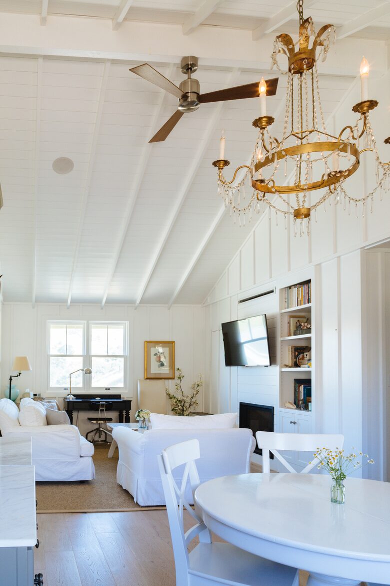 Guest House at the Stunning Sonoma Farmhouse With Vineyard Views - Petaluma, California