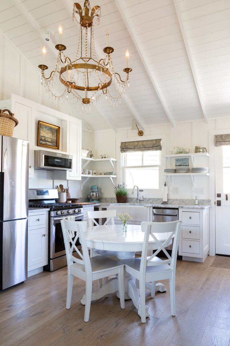 Guest House at the Stunning Sonoma Farmhouse With Vineyard Views - Petaluma, California