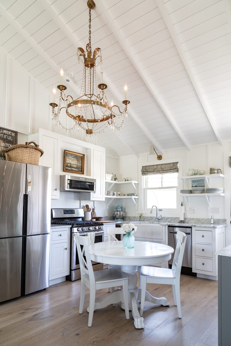 Guest House at the Stunning Sonoma Farmhouse With Vineyard Views - Petaluma, California