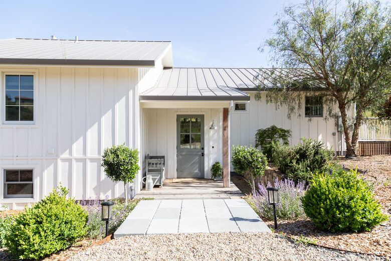 Stunning Sonoma Farmhouse with Pool and Vineyard Views - Petaluma, California