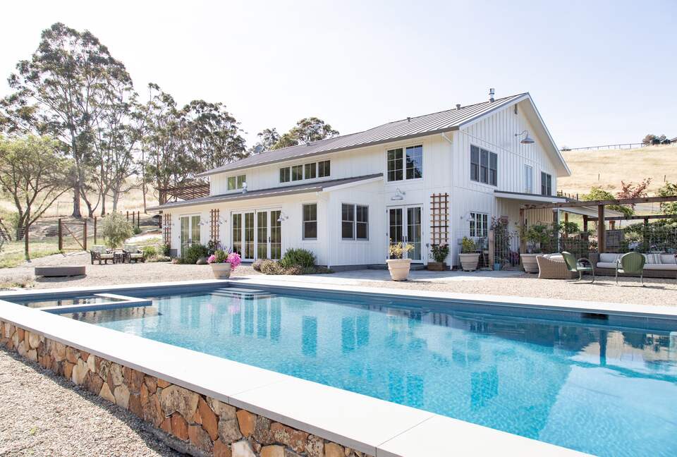 Stunning Sonoma Farmhouse with Pool and Vineyard Views - Petaluma, California