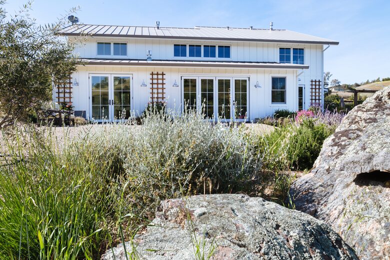 Stunning Sonoma Farmhouse with Pool and Vineyard Views - Petaluma, California