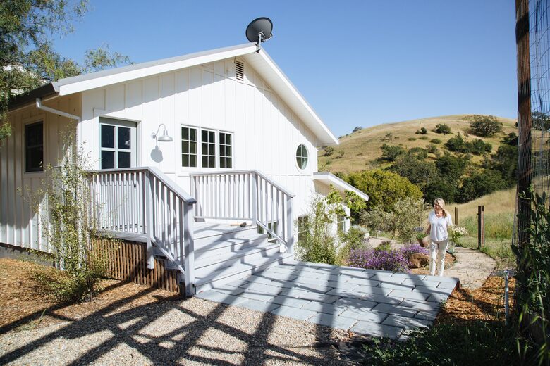 Stunning Sonoma Farmhouse with Pool and Vineyard Views - Petaluma, California