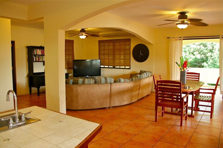 Pura Vida Luxury Estate - Ensenada, Puerto Rico