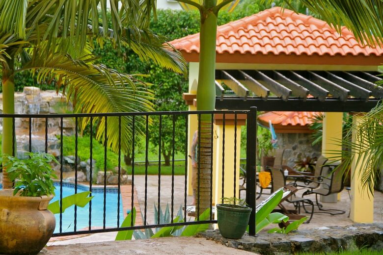 Pura Vida Luxury Estate - Ensenada, Puerto Rico