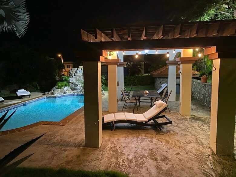 Pura Vida Luxury Estate - Ensenada, Puerto Rico