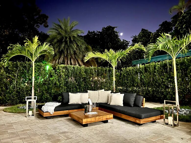 Two Beautiful East Fort Lauderdale Villas with a Private Pool - Fort Lauderdale, Florida