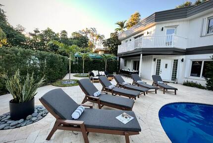 Two Beautiful East Fort Lauderdale Villas with a Private Pool - Fort Lauderdale, Florida