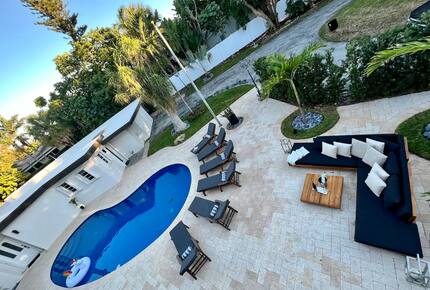 Two Beautiful East Fort Lauderdale Villas with a Private Pool - Fort Lauderdale, Florida
