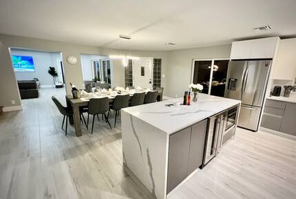 Two Beautiful East Fort Lauderdale Villas with a Private Pool - Fort Lauderdale, Florida