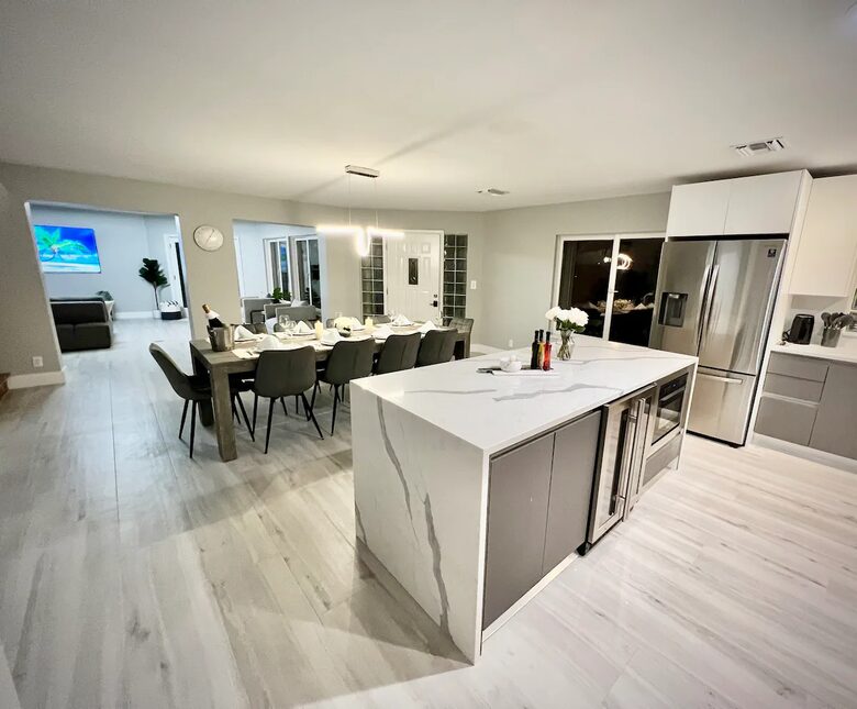 Two Beautiful East Fort Lauderdale Villas with a Private Pool - Fort Lauderdale, Florida