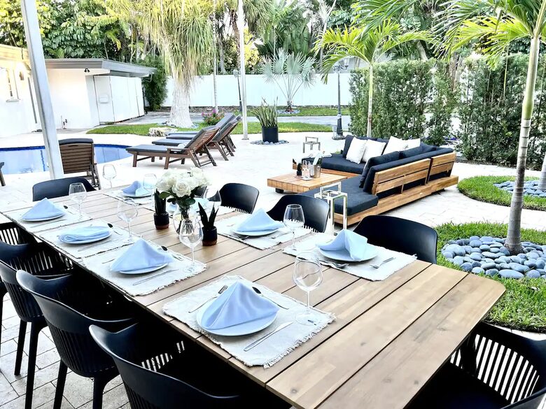 Two Beautiful East Fort Lauderdale Villas with a Private Pool - Fort Lauderdale, Florida