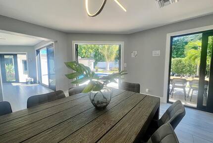 Two Beautiful East Fort Lauderdale Villas with a Private Pool - Fort Lauderdale, Florida