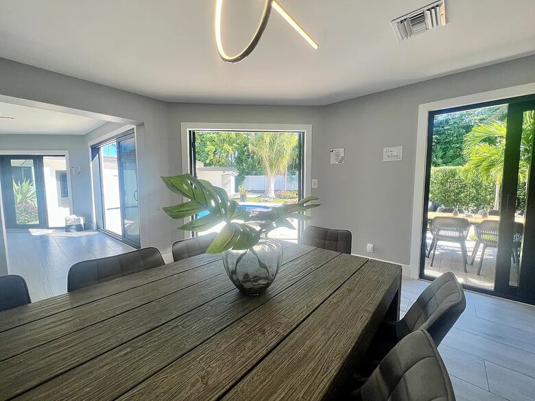 Two Beautiful East Fort Lauderdale Villas with a Private Pool - Fort Lauderdale, Florida