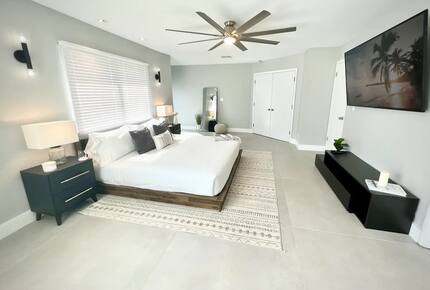 Two Beautiful East Fort Lauderdale Villas with a Private Pool - Fort Lauderdale, Florida