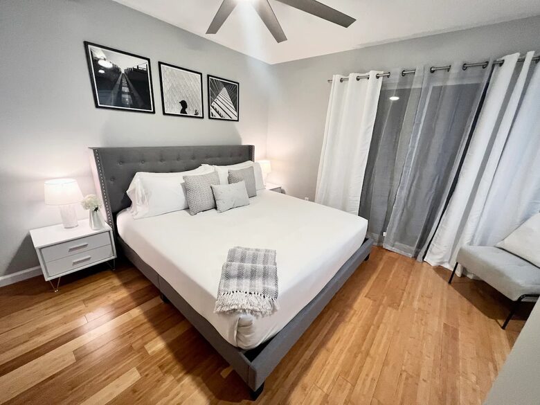 Two Beautiful East Fort Lauderdale Villas with a Private Pool - Fort Lauderdale, Florida