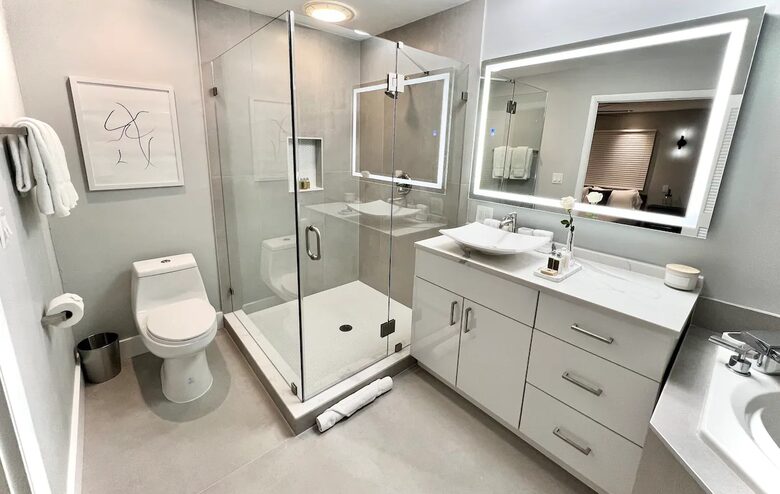 Two Beautiful East Fort Lauderdale Villas with a Private Pool - Fort Lauderdale, Florida