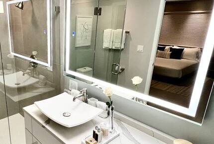 Two Beautiful East Fort Lauderdale Villas with a Private Pool - Fort Lauderdale, Florida