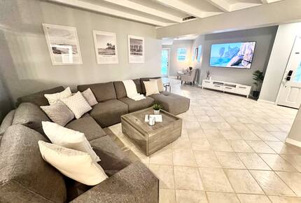 Two Beautiful East Fort Lauderdale Villas with a Private Pool - Fort Lauderdale, Florida