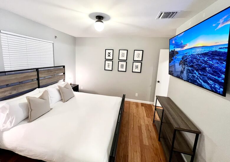 Two Beautiful East Fort Lauderdale Villas with a Private Pool - Fort Lauderdale, Florida