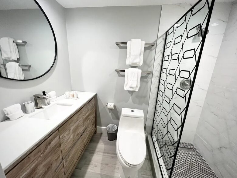 Two Beautiful East Fort Lauderdale Villas with a Private Pool - Fort Lauderdale, Florida